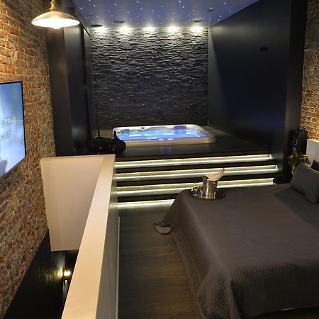 Chambre Avec Jacuzzi Sauna Privatif Brussel Eksteriør bilde